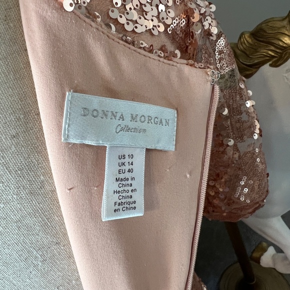 DONNA MORGAN Camilla Sequin Flutter Sleeve Gown OYSTER 10 Sequin Rose Gold - Picture 12 of 16